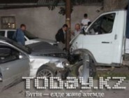 Алматыда үш көлік соқтығысып, бір адам зардап шекті